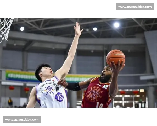 CBA焦点战山西鏖战广东谁能在季后赛卡位争夺中抢下关键胜利